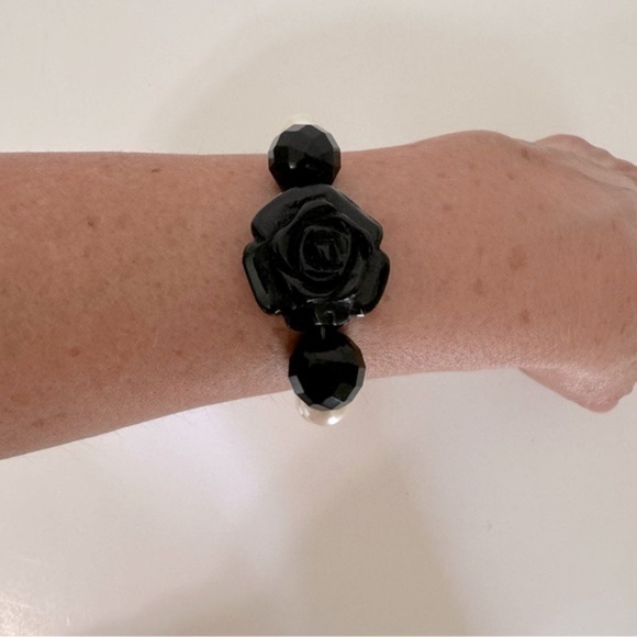 Vintage Anthropologie Black Rose Faux Pearl Stretch Statement Bracelet - Picture 5 of 14